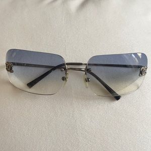 CHANEL nuanced sunglasses